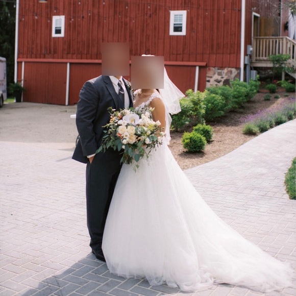 Princess Ballgown Wedding Dress - Picture 5 of 6